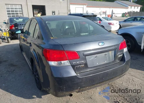 2011 Subaru Legacy 2.5I z USA, uszkodzony, nr VIN 4S3BMBA6XB3250150